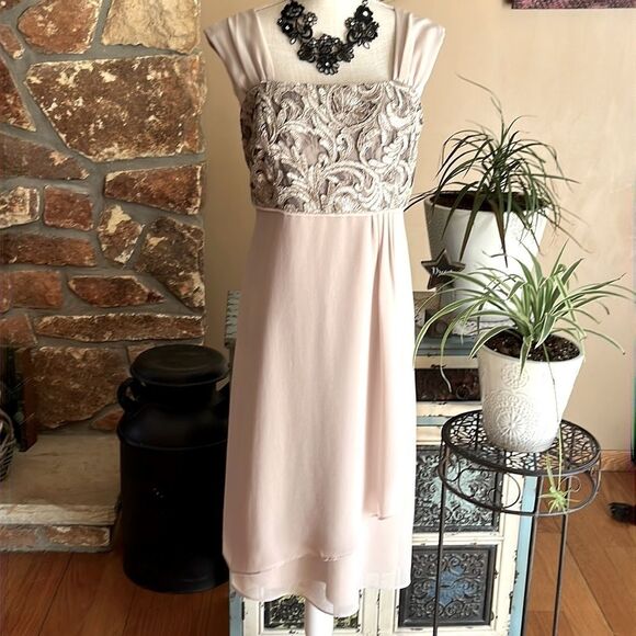 Le Bos Embroidered Asymmetrical Tiered   Topaz Chiffon Dress Size 14 - Picture 1 of 16